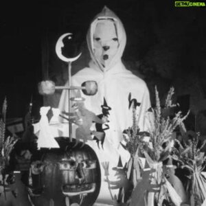 Edward Furlong Instagram - 1920s when I would actually be genuinely terrified of trick or treaters…. So happy to live in sexy nurse times. Happy Halloween 🎃 👻