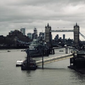 Edward Norton Instagram - Snapshots of my daily walk to work each day with the prodigiously talented Daniel Pemberton, the Maestro of Bermondsey St, who composed a music score for ‘Motherless Brooklyn’ that is as good as it gets in cinema. What a pleasure and a privilege.