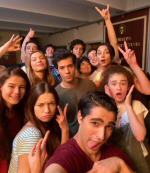 Efekan Can Instagram - #Öğretmen yeni bölümüyle bu akşam ! 🤟🏽😛 @medyapimresmi @mfyapimtv @foxturkiye @ogretmenfoxdizi