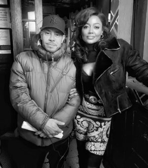 Eif Rivera Instagram - The crew posing for the flashing lights. #SeasonFinaleThursdayMidnight🎥🎬🔥 Love this cast. #Real  @raisingkananstarz @starz