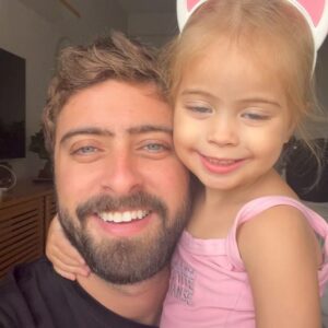 Eike Duarte Instagram - Minha bailarina 🩰 ela ama ir pro balé dela, toda vez é festa 🫶 @petitedanse