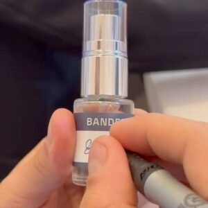 Eike Duarte Instagram - Experiência única! Workshop para aprender a fazer uma fragrância personalizada junto do @antoniobanderas