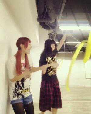 Eimi Naruse Instagram - えいたそ💛＋ぺろりん💛黄色っていい色だね動画(*´∀`*)！！！✨ #成瀬の踊りシリーズ☆