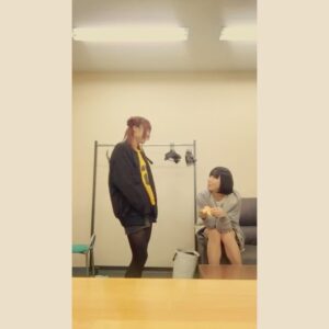 Eimi Naruse Instagram - liveリハーサルAfter!!!!!!!✨今回はきゅんちゃんに絡んだの巻💚💛✨ #大阪城ホールお楽しみにね(ノ∀`*)！💖✨ｗ