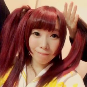 Eimi Naruse Instagram - 髪の毛をやってもらい中のレアえいそ(*´∀`*)☆みんな今日も一日お疲れ様ーヽ(*´∀`*)ノ！！！✨