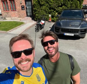 Einar Tørnquist Instagram - @janthomasofficial og jeg fant parkeringsplass ved siden av hverandre ❤️