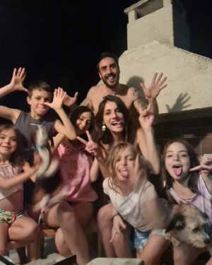 Eirini Karagiorgi Instagram - 2023 ✨️ HAPPY NEW YEAR EVERYONE ! ✨️

Αυτή την χρόνια κράτα την αλήθεια. Δίπλα στους ανθρώπους που αγαπάς ! Χωρίς φίλτρα, μόνο μεγάλα χαμόγελα και ζεστές αγκαλιές!