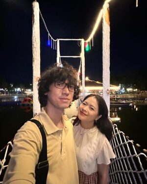 Eka Gustiwana Instagram - happy anniv ibu negara. saking jarangnya foto bareng adanya foto random doang. gpp ya jarang foto, yang penting cinta 👀