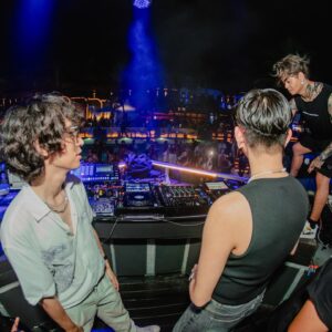 Eka Gustiwana Instagram - wg @ atlas’ new year’s eve 🎇🎆❤️🔥 how’s your “mau mulai ngegym” resolution last year?
.
🏠 @atlasbeachclub
📷 @tabirakbart