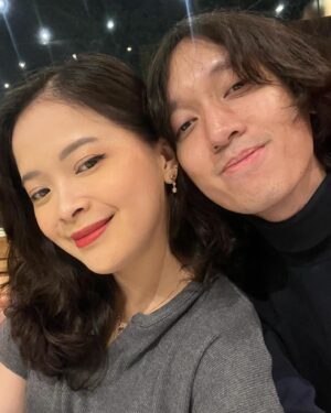 Eka Gustiwana Instagram - happy anniv ibu negara. saking jarangnya foto bareng adanya foto random doang. gpp ya jarang foto, yang penting cinta 👀