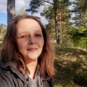 Ekaterina Borisova Instagram - Моя родная, любимая, маленькая сестрёнка. Моя Аришка. Когда ты родилась, мир для меня стал ярче, светлее. С твоего рождения мы всегда вместе, твоя ручка всегда в моей. Ты удивительная, талантливая, мудрая, светлая. Ты часть меня. Моя гордость, моя радость, моя сила. Поздравляю тебя с Днём рождения. Пусть мир дарит тебе то, что ты пожелаешь. Люблю тебя. Вместе мы сила❤@arina_borisovaa