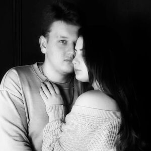 Ekaterina Borisova Instagram - Савва, мой доргой мальчик, свет души моей❤️ Сегодня у тебя День рождения🪅🎉🎁 Двадцать два года! Ты как то быстро повзрослел, превратившись из маленького мальчика в мужчину. Настоящего мужчину, доброго, сильного, любящего, терпеливого, не боящегося брать ответственность на себя. Ты поражаешь меня своей выдержкой и своими поступками. Любимый мой, я от всего сердца поздравляю тебя! Я желаю тебе здоровья и долгих счастливых лет жизни. Я желаю тебе семейного счастья с Настюшей, любви, радости.❤️❤️ Верных друзей, и хороших товарищей. Пусть Боги хранят тебя. А я всегда рядом.❤️💕💖😘🥰