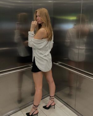 Ekaterina Samsonov Instagram - What floor?
