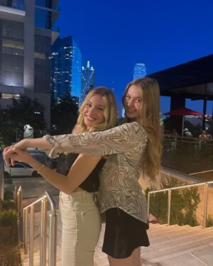 Ekaterina Samsonov Instagram - Girls very early evening in for Sophia’s birthday