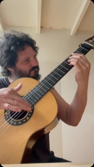 El Kanka Instagram - Pa’ que las canciones sean las banderas...

Feliz #DíaEuropeoDeLaMúsica ❤️