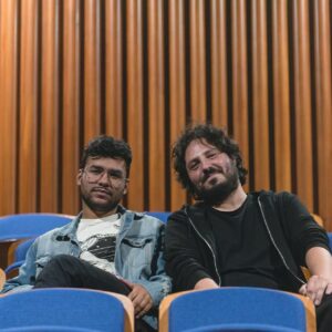 El Kanka Instagram - Este año hace 10 años de aquella primera vez que @jorgeovalle me escribió a mi Facebook para decirme que mi música se escuchaba en Colombia.
Ni en mis mejores sueños me podría imaginar todo lo que he podido vivir con mi familia colombiana, que por lo que veo, cada vez es más numerosa 🤭.

¡Nos vemos en unos días mis queridos parces!

👉🏻 BOGOTÁ 30 y 31 de mayo - entradas agotadas
👉🏻 CALI 1 de junio
👉🏻 MEDELLÍN 2 de junio