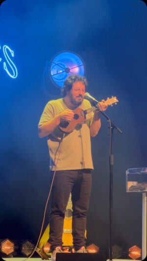 El Kanka Instagram - ¿Tenéis ya pensada vuestra canción? Soy todo oídos 😇

Nos vemos en unos días, Colombia.