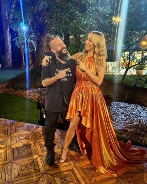 Elan Gale Instagram - is @nikkiglaser the best comedian in the world? I may be biased but I think there’s a good chance the answer is yes. You can watch her new HBO Special (I flew to Seattle to see the taping live and I laughed so hard I pooped a lil bit). You can watch her roast Tom Brady. you can also watch her douche a bunch of shirtless men on LOVERS AND LIARS on theCW tonight! anyway, this is 10% shameless plug, 90% adoration. just go watch everything Nikki does I love her she is the best