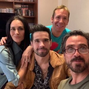 Eleazar Gómez Instagram - Hoy arrancamos oficialmente con el trabajo de mesa de *Reliquias Obscuras* ¡va a estar de miedo!
Qué agradecida estoy con mis productores por la oportunidad de hacer este personaje y poder formar parte de este proyecto, tan fuera de mi zona de confort. ¡Muy pronto llegará este gran proyecto a sus pantallas! #reliquiasobscuras @luisluisillom @eleazargomez333 @edureza @diegomarinomx 
#Televisa