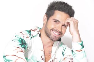 Eleazar Gómez Instagram - Conéctate con tu fuerza interior. No pierdas de vista tu camino, sigue adelante y nunca  dejes de sonreír !!! 

Photo - @oscarponcemx 
Makeup - @quiketoo 

#DeCero 06/07/21