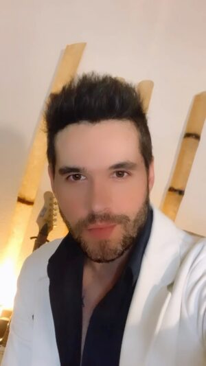 Eleazar Gómez Instagram - 