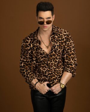 Eleazar Gómez Instagram - 2022 The Year Of The Tiger 🐅 ✨

@fzmanagement 
Foto - @rodorigelfoto