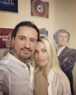 Elena Bartkova Instagram - Стоим с Колей Цискаридзе, а тут Коля Пантюхин подходит 😜