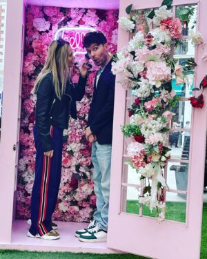 Elena Bartkova Instagram - Иногда мы встречаемся и звоним кому-нибудь по розовому телефону.