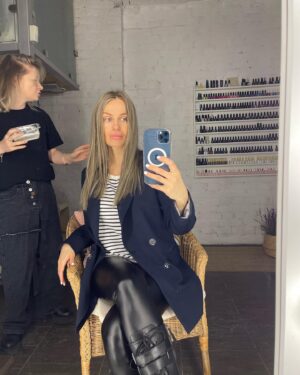 Elena Bartkova Instagram - Что-то новое. Из дома пока не выгнали) Всем моим зашло.  @elenashtatova если что в розовый ебанём)))