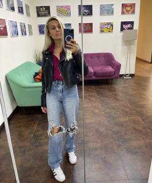 Elena Bartkova Instagram - Я выспалась 😬 
Как ваше настроение? #работа