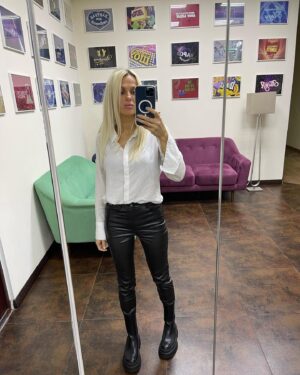 Elena Bartkova Instagram - Кто помял рубашку? 
Звучит как «Кто убил Марка?» Окси 😉
