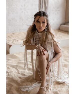 Elena Bartkova Instagram - Шикарный образ и фото @mari.photomsk 
Платье @kaktus_decor 
Украшения @stevar.jewelry