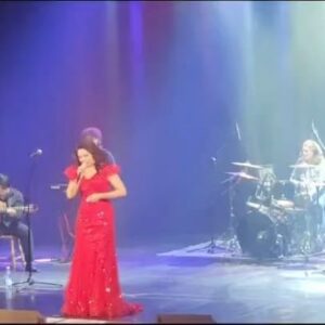 Elena Gribkova Instagram - Спасибо зрителям Самары за горячий приём, за живые эмоции, аплодисменты, любовь и поддержку! Мы счастливы и надеемся на скорую встречу с вами! 😊