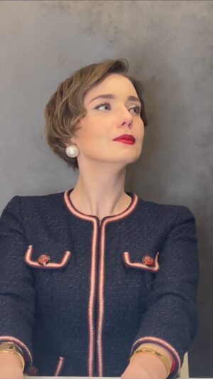 Elena Polyanskaya Instagram - С каждой неделей все сложнее и сложнее писать, совсем не хватает времени! Сегодня «Кэрол». 
2 вариант по ссылке в шапке профиля 😁 

#актрисавпоискахавтора #актерскийтренинг #актерскиймарафон #еленаполянская #артисткаполянская #ленфильм