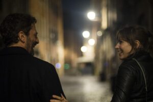 Elena Radonicich Instagram - Domani “Una Relazione” esce al cinema , per tre giorni (trovate tutte le sale nelle storie in evidenza), poi sarà su @amazonprimevideo a lungo, forse per sempre. 
Un film che per me è stato un regalo, non sempre facile da gestire (❤️). 
Grazie per avermi donato questo pezzo di vita vera. 
Sono stata molto amata, ed è davvero una sensazione impagabile quando si recita , la fiducia. 
Tutto ciò che di buono, almeno per quel che mi riguarda,  troverete in questo nostro film è il frutto di relazioni profonde e sincere. 
Grazie. 

Evviva il cinema! 

#unarelazione

@stesardo #guidocaprino  @valentina.gaia @nightswim_production @ascentfilm @thony_fothony @isabella_aldovini @giallocosta #liberoderienzo @enricabonaccortiofficial @francescachillemi___ @tommaso_ragno @frank_esco @stefaniadesantis9 @jalillespert @chiara.natalucci

Foto del mitico @cristiano.gerbino 🧞‍♂️
