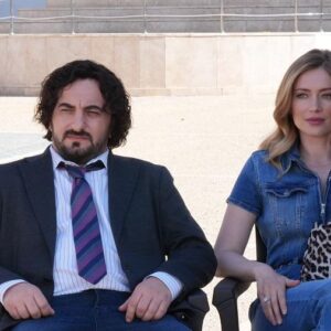 Elena Viunova Instagram - çok güzel bir film geliyor 🎬 Tur Rehber 🚌 @cemfoni @melisa_duru_unal_resmi @bkmonline @hakanalgulofficial @meltemucalmenajerlik
