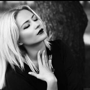 Elena Viunova Instagram - black&white ⚫️⚪️ #tbt🔙