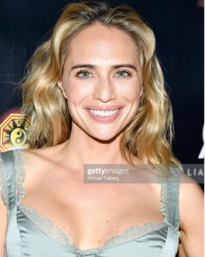 Eli Jane Instagram - The Way movie premier & red carpet! First leading lady role….so grateful! Got to experience it with friends, family, and my son. #redcarpet