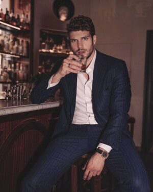 Elia Fongaro Instagram - Buon Weekend Baby 🥃
.
.
 #gentleman #classic #gentlemanstyle  #oldschool #havefun #enjoy #lifeislife #weekend .
.
#teamelia #eliastory #eliafongaro