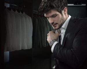 Elia Fongaro Instagram - ‘’La Moda passa, lo Stile resta’’ cit. e non solo nel modo di vestirsi: nella Vita!
.
.
Back in Shape 💪🏿 : #menssanaincorporesano .
.
@bulgariofficial .
.
Buon Weekend a Tutti ☀️
.
.
#eliastory
#atestaalta
#teamelia
#admaiora
#eliafongaro