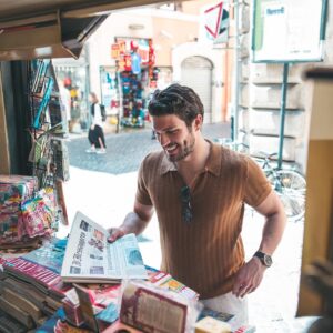 Elia Fongaro Instagram - Roma, ore 9.50, Caffè e Giornale 🗞
.
.
Pronti per una nuova settimana? .
.
Buongiorno e Buon inizio settimana a tutti Voi!
.
.
#teamelia #eliastory #eliafongaro