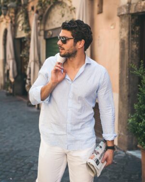 Elia Fongaro Instagram - Roma, ore 11.25, Estate.
.
.
Chi l’avrebbe mai detto che a 28 anni sarei arrivato a Roma per rincorrere questo Sogno?
.
.
#dreaming #cinema #movie #film #acting #actor #attore #lagrandebellezza #roma #rome #italy #gentleman #gentlemanstyle #classic #elegant #luxurylifestyle #luxury #oldschool #teamelia #eliastory #eliafongaro