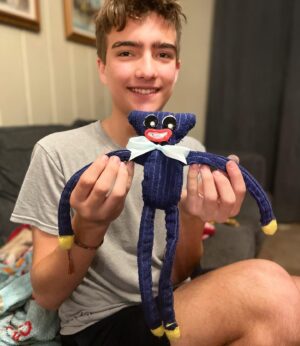 Elias Harger Instagram - I sewed a Huggy Wuggy from Poppy Playtime out of towels and felt for my little brother. @isaacharger