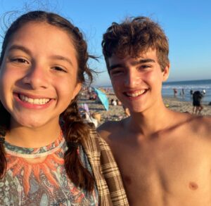 Elias Harger Instagram - Day at the beach with Hey Hey!