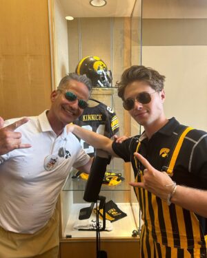 Elias Kacavas Instagram - Go Hawks, great win Saturday. Fight for Iowa. Thank you for an incredible time. 🍻 #82 #24