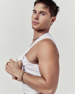 Elias Kacavas Instagram - Check out MY COSMO CENTERFOLD!! The feature went live today, hard copies hitting the shelves 11/14! https://www.cosmopolitan.com/elias-kacavas Thank you  @Cosmopolitan @HMEBookings

Editor-in-chief: @jessica_giles

Creative Director: @malloryroynon

Entertainment Director: @maxwelllosgar

Photographer: @beejamest

Interview: @emmabaty

Stylist: @cassieanderson212

Grooming: @lynzilouhoo

Visual Director: @kristingeo

Production: @rubcha