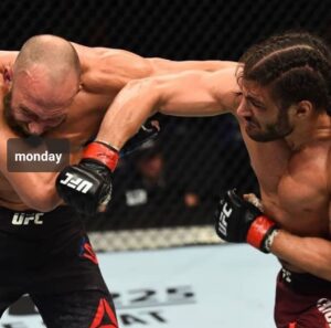 Elias Theodorou Instagram - Wake up & choose violence this week 💪😀 #mondaymotivation #hitmewithyourbestshot #boom