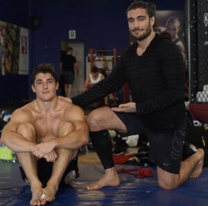 Elias Theodorou Instagram - Here’s my @aajmma appreciation post 💪
-
Hard part’s over, tonight’s time to eat! This fight might be “short notice” but you’ve been getting ready for this time to shine in the big leagues for years. #TeamMullet for life 🤙