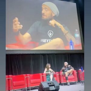 Elias Theodorou Instagram - #tbt Spreading the herb ✌️🌿 @ocannabiz 
-
Still buzzing (could be the edibles) at the opportunity to take part in another event talking all things cannabis & combat with like minded people on the cannabis side of history. I’m blown away when not only am I asked to share my journey fighting the stigma in pro sports, but to do so with a panel of professionals…paging Dr. Green Thumb 👨🏻‍⚕️🥦 #hightimes