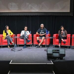 Elias Theodorou Instagram - #tbt Spreading the herb ✌️🌿 @ocannabiz 
-
Still buzzing (could be the edibles) at the opportunity to take part in another event talking all things cannabis & combat with like minded people on the cannabis side of history. I’m blown away when not only am I asked to share my journey fighting the stigma in pro sports, but to do so with a panel of professionals…paging Dr. Green Thumb 👨🏻‍⚕️🥦 #hightimes